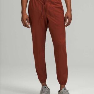 Lululemon License to Train Jogger
Date Brown size medium